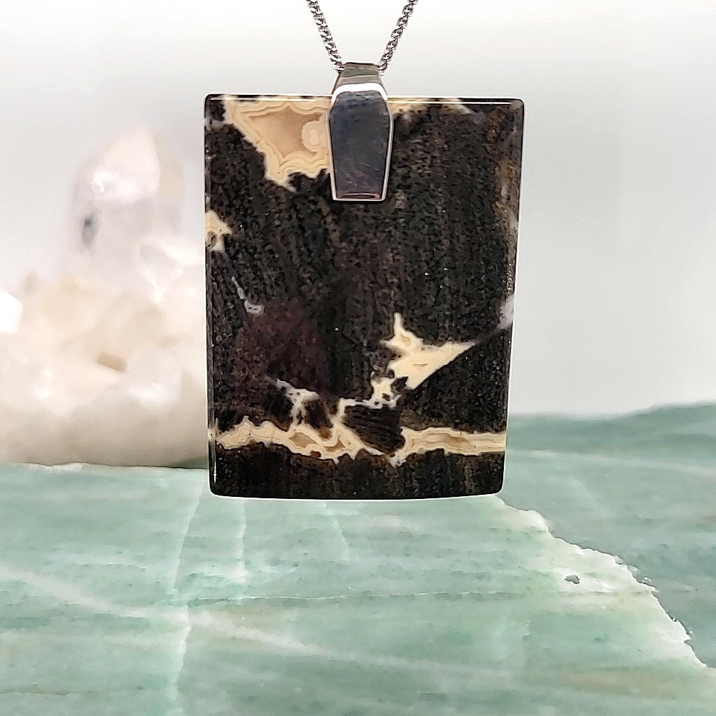 ladies-agate-pendant