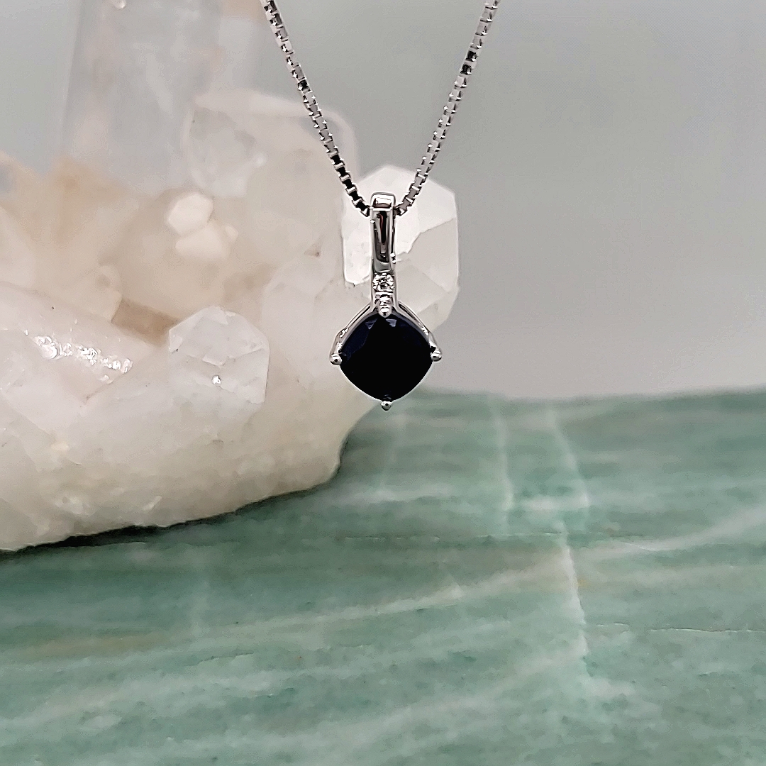 ladies-blue-sapphire-pendant