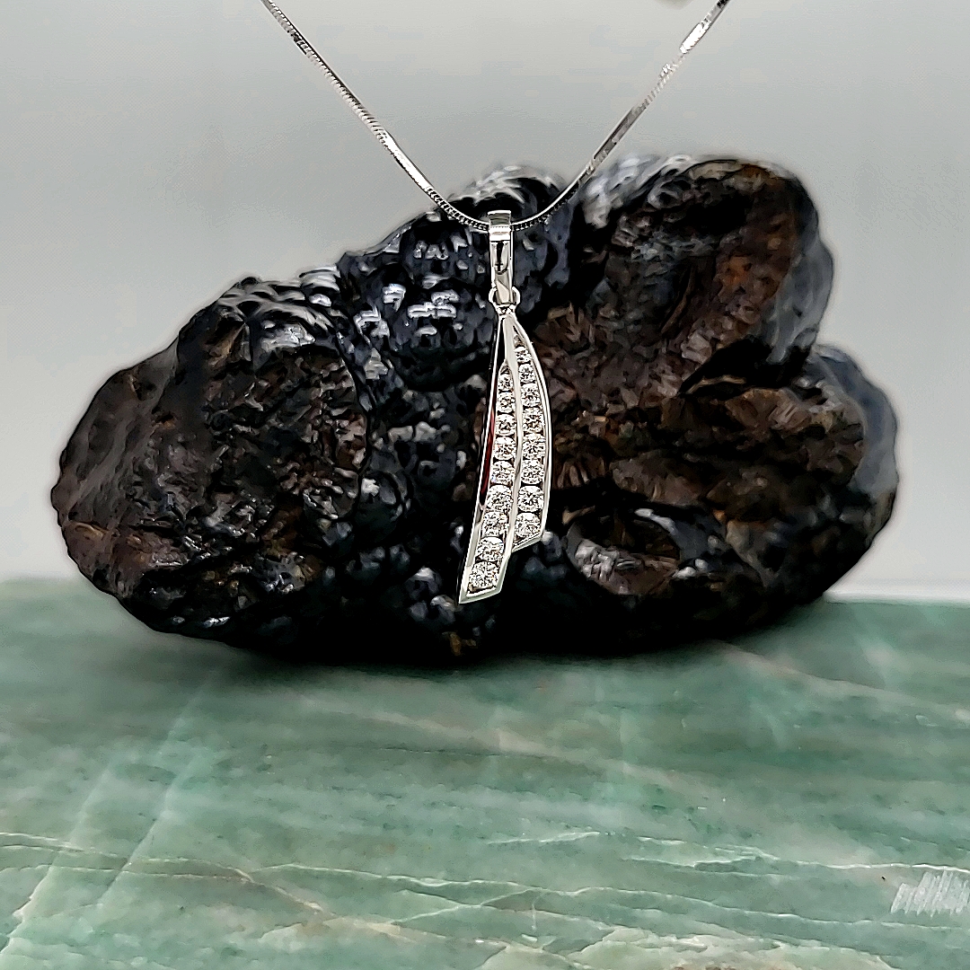 ladies-white-pendant(1)